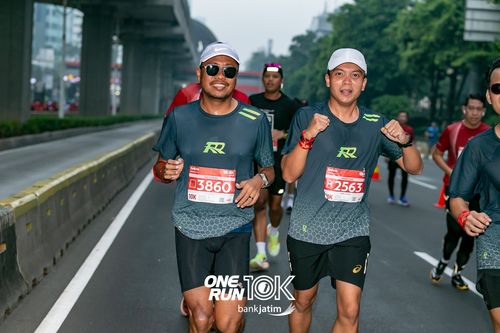 Race photo from ONE RUN 10 K