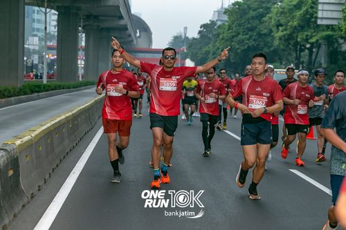 Race photo from ONE RUN 10 K
