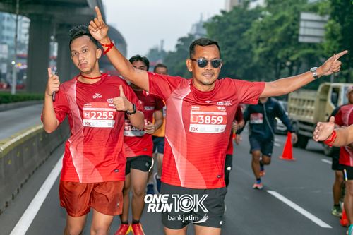 Race photo from ONE RUN 10 K