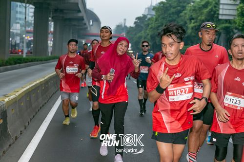 Race photo from ONE RUN 10 K