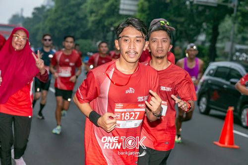 Race photo from ONE RUN 10 K
