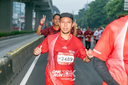 Race photo from ONE RUN 10 K