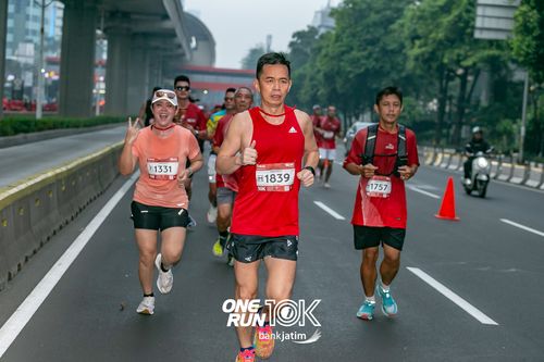 Race photo from ONE RUN 10 K