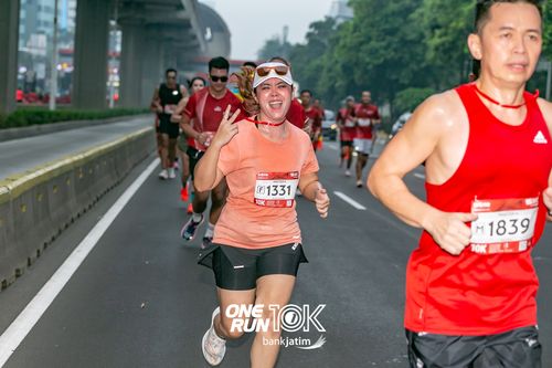 Race photo from ONE RUN 10 K
