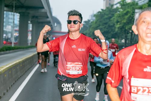 Race photo from ONE RUN 10 K