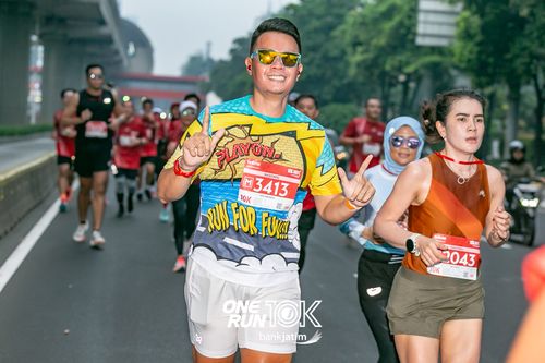 Race photo from ONE RUN 10 K