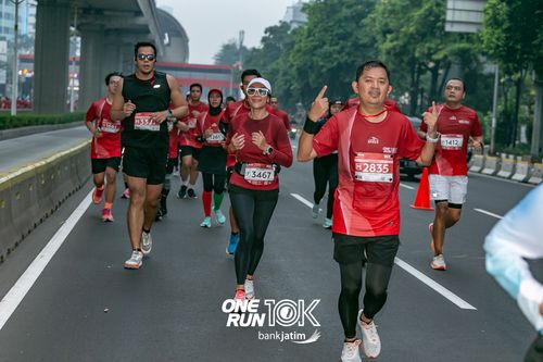 Race photo from ONE RUN 10 K