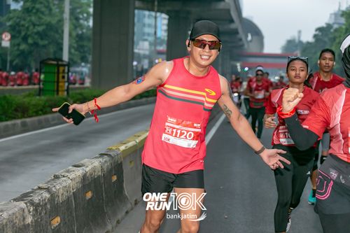 Race photo from ONE RUN 10 K
