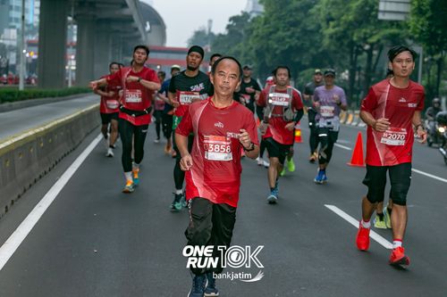 Race photo from ONE RUN 10 K