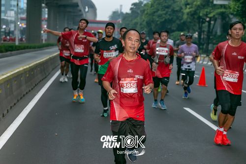 Race photo from ONE RUN 10 K
