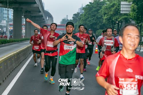 Race photo from ONE RUN 10 K