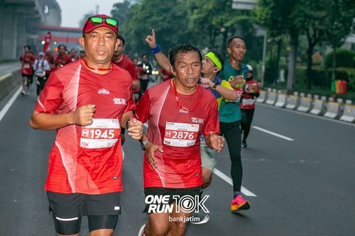 Race photo from ONE RUN 10 K