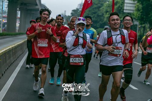 Race photo from ONE RUN 10 K