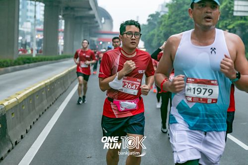 Race photo from ONE RUN 10 K