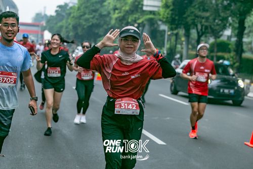 Race photo from ONE RUN 10 K