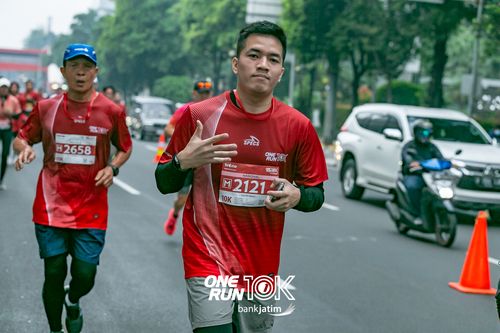 Race photo from ONE RUN 10 K