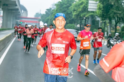 Race photo from ONE RUN 10 K