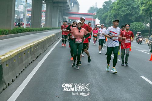 Race photo from ONE RUN 10 K