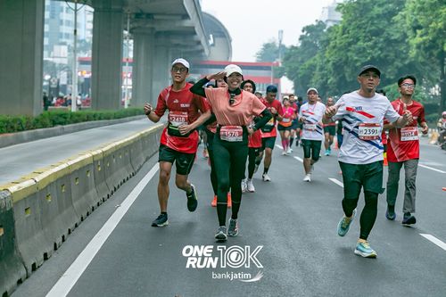 Race photo from ONE RUN 10 K
