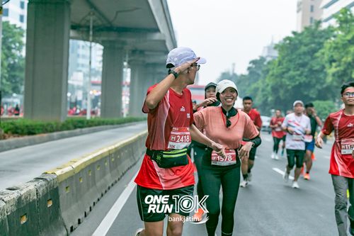 Race photo from ONE RUN 10 K