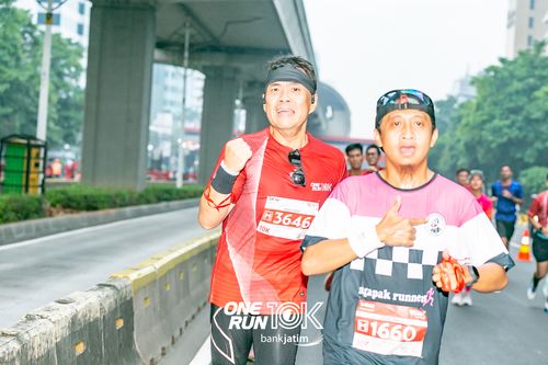 Race photo from ONE RUN 10 K