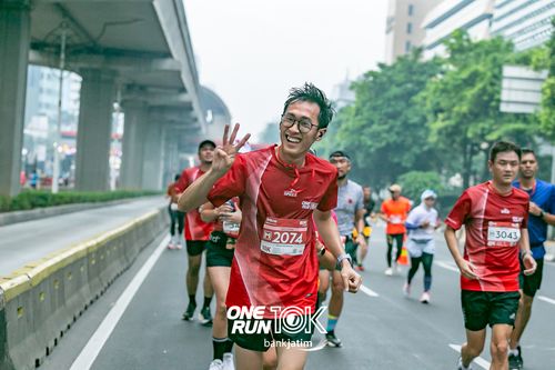 Race photo from ONE RUN 10 K