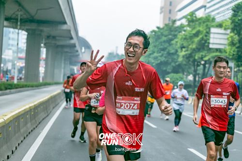 Race photo from ONE RUN 10 K