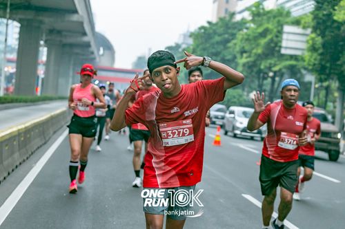 Race photo from ONE RUN 10 K