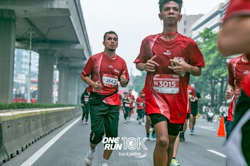 Race photo from ONE RUN 10 K