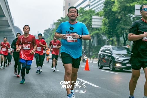 Race photo from ONE RUN 10 K