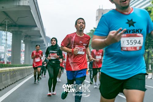 Race photo from ONE RUN 10 K