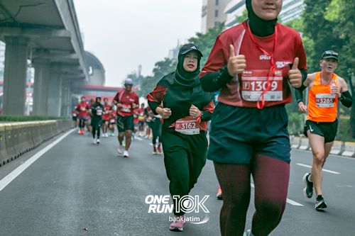 Race photo from ONE RUN 10 K