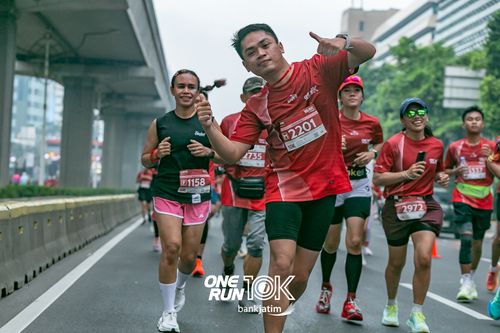 Race photo from ONE RUN 10 K