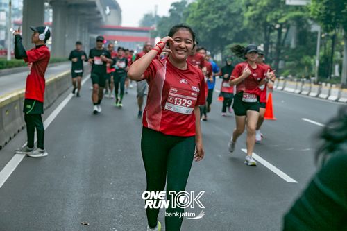 Race photo from ONE RUN 10 K