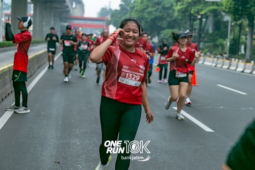 Race photo from ONE RUN 10 K