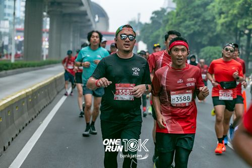 Race photo from ONE RUN 10 K