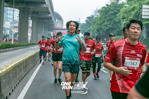 Race photo from ONE RUN 10 K