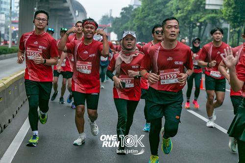 Race photo from ONE RUN 10 K