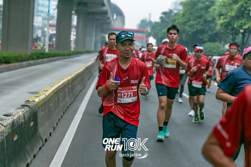 Race photo from ONE RUN 10 K