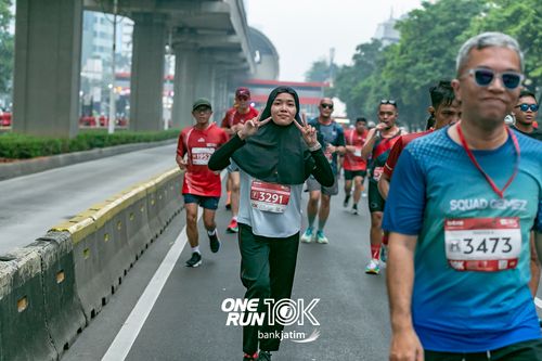 Race photo from ONE RUN 10 K
