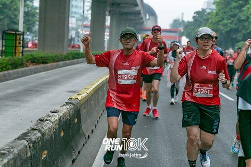 Race photo from ONE RUN 10 K
