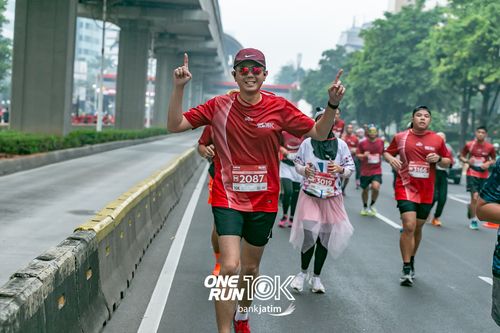 Race photo from ONE RUN 10 K