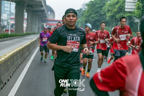 Race photo from ONE RUN 10 K