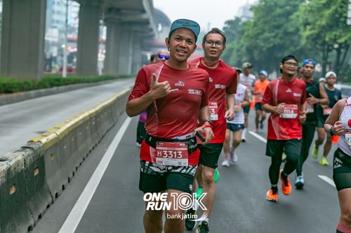 Race photo from ONE RUN 10 K