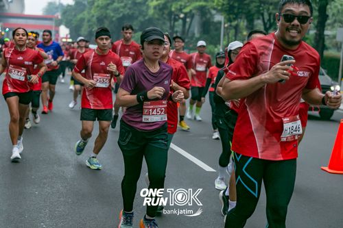 Race photo from ONE RUN 10 K
