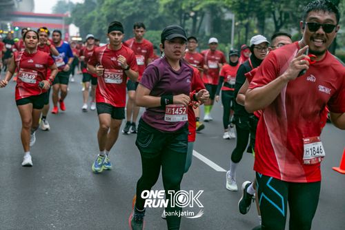 Race photo from ONE RUN 10 K