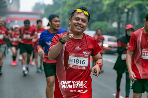 Race photo from ONE RUN 10 K