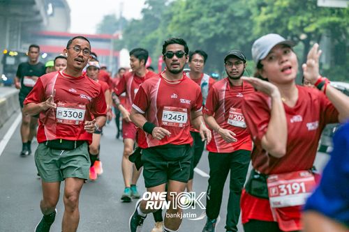 Race photo from ONE RUN 10 K