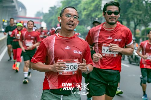 Race photo from ONE RUN 10 K