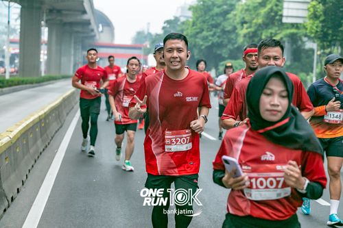 Race photo from ONE RUN 10 K